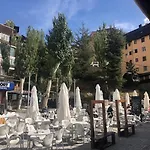 Διαμέρισμα Plaza Pradollano 2 *
