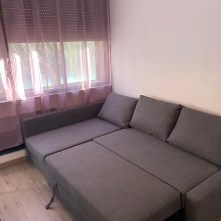 Plaza Pradollano 2 *