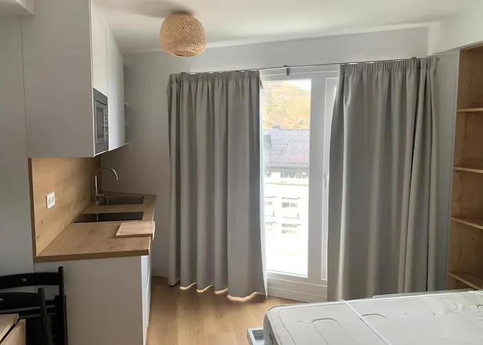 Plaza Pradollano 2 *